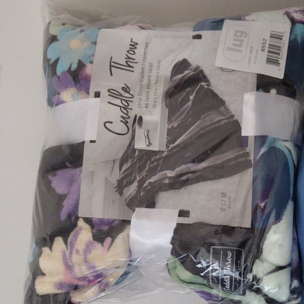 NWT Lug Cuddle Throw Bloom Black